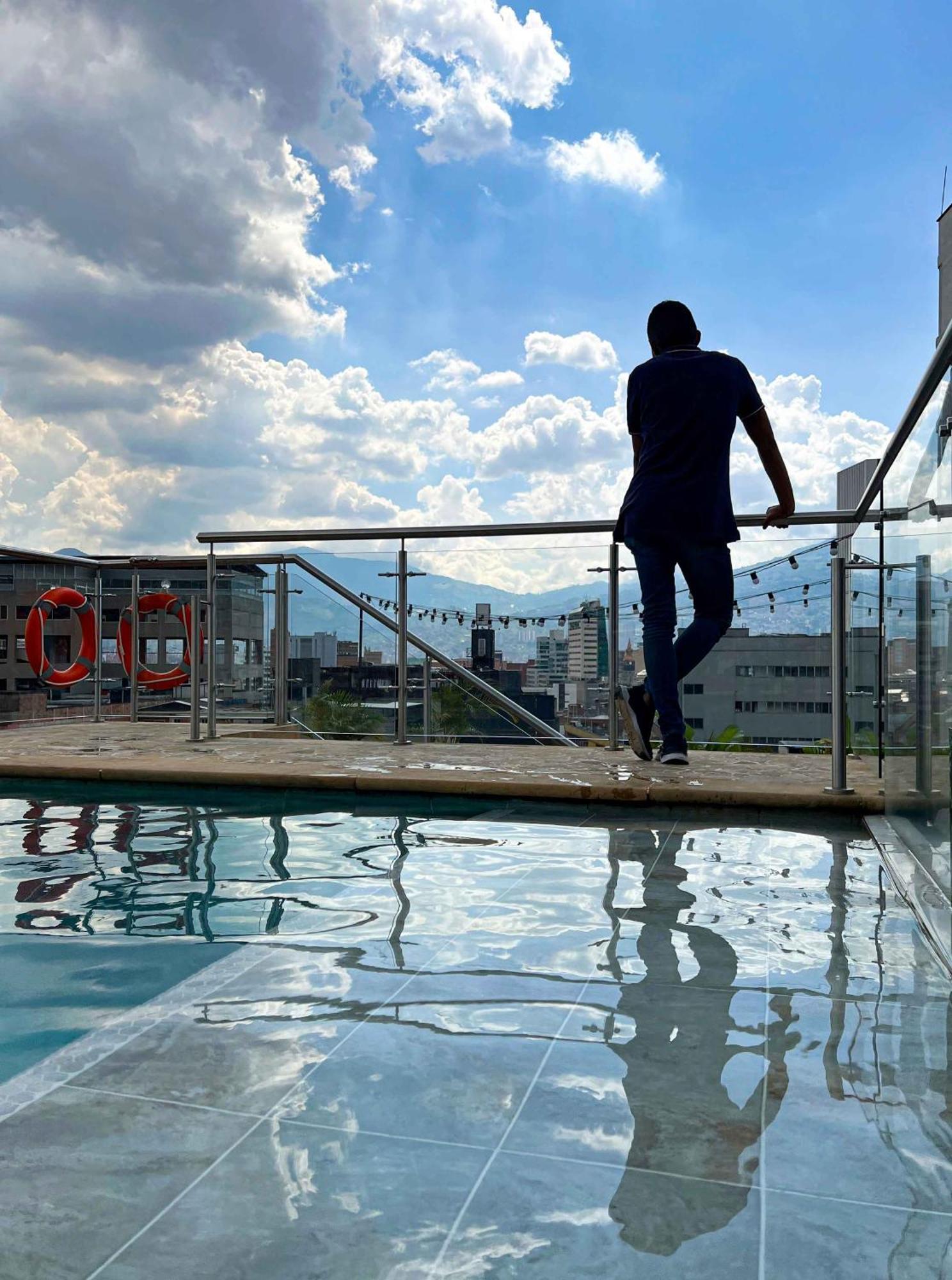 Apartahotel Medellin Ngoại thất bức ảnh
